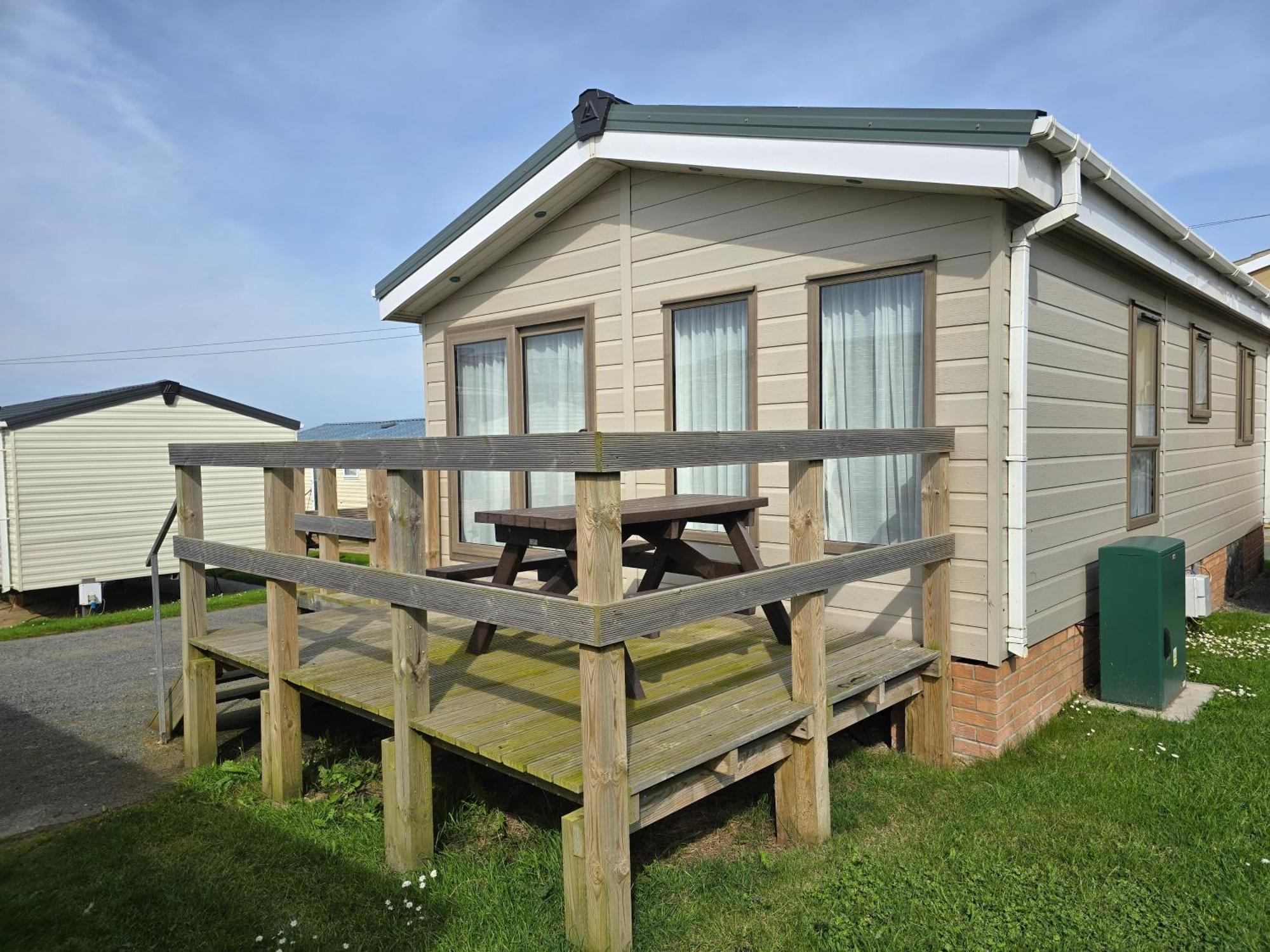 Castaways Holiday Park Hotel Bacton  Exterior photo