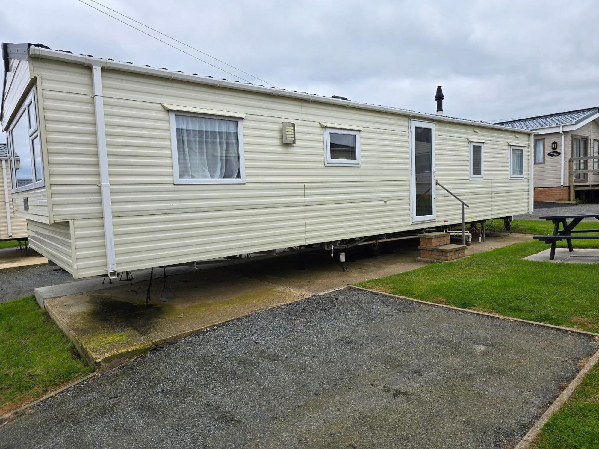 Castaways Holiday Park Hotel Bacton  Exterior photo