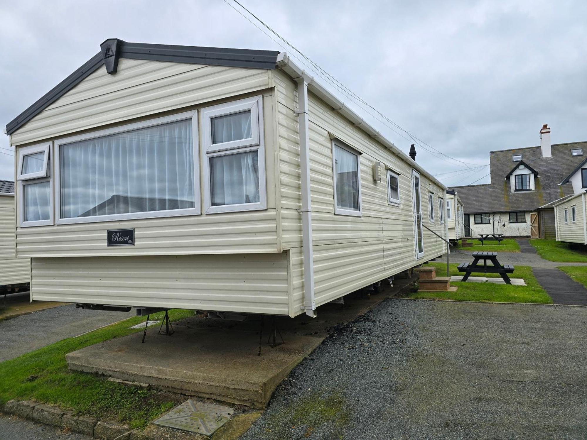 Castaways Holiday Park Hotel Bacton  Exterior photo